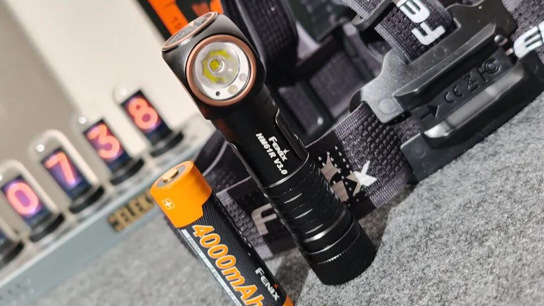 头灯手电两用，磁吸+多光源，这才是户外照明界的硬核装备