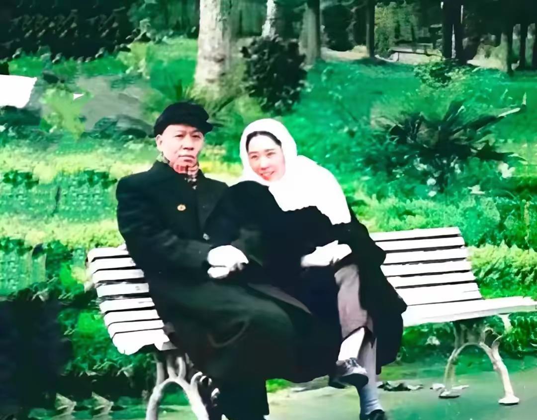 #记录我的2025#这是刘少奇主席和夫人王光美在索契休养时的真实样貌，都看看吧，