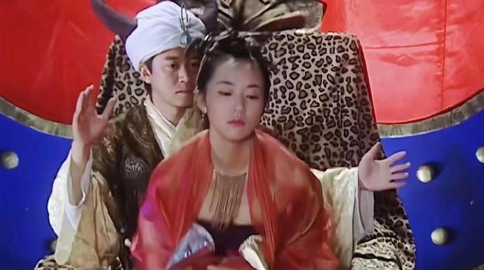 以前的电视剧造型太雷人了