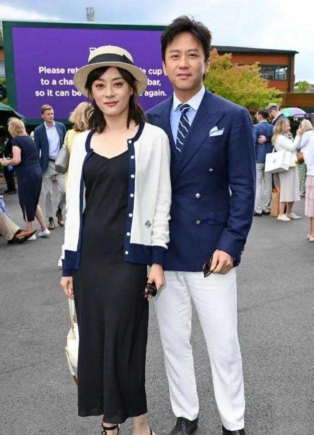 孙俪邓超两口子是没钱了吧
42岁的孙俪，以前平均五年一部戏，非常注重口碑，现在一