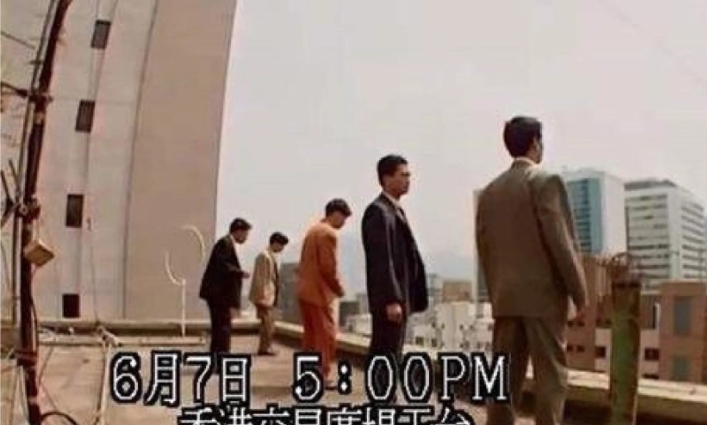 电视剧《大时代》里丁蟹和他的儿子为什么一定要跳楼，跑路是否可行？

美国黑社会有