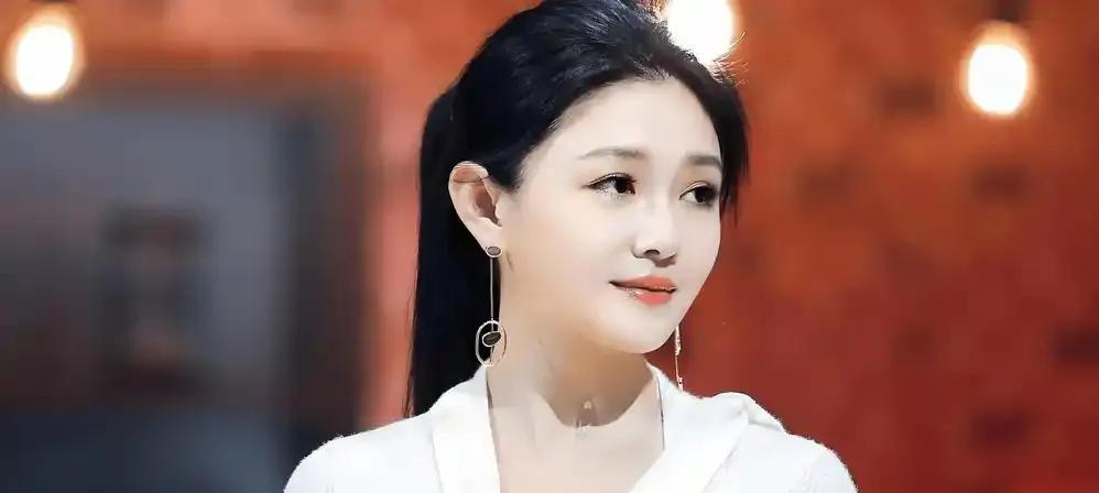 最近有传闻说大S在韩国买房，引发了不少讨论。如果消息属实，可能意味着她和具俊晔的