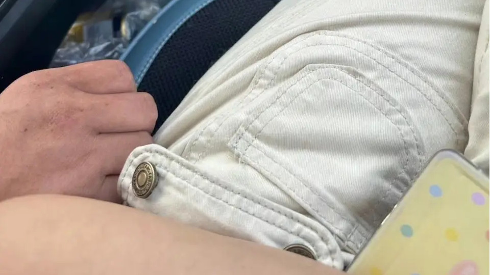 "我花高价叫的 T3 网约车，司机却一路摸我大腿"