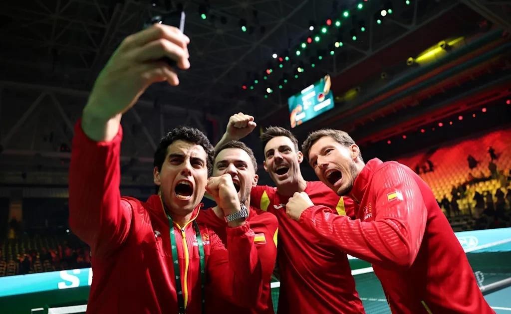 这场即将到来的没有阿尔卡拉斯也没有辛纳的决赛，将是两支队伍在戴维斯杯的第14次碰