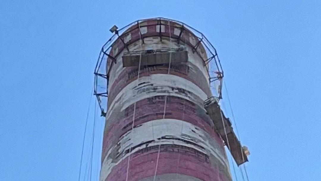 混凝土烟囱项目圆满竣工 消除雨水渗漏隐患
