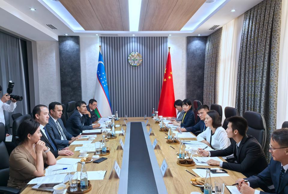 中乌减贫合作分委会第二次会议召开
　　当地时间6月24日，中乌政府间合作委员会减