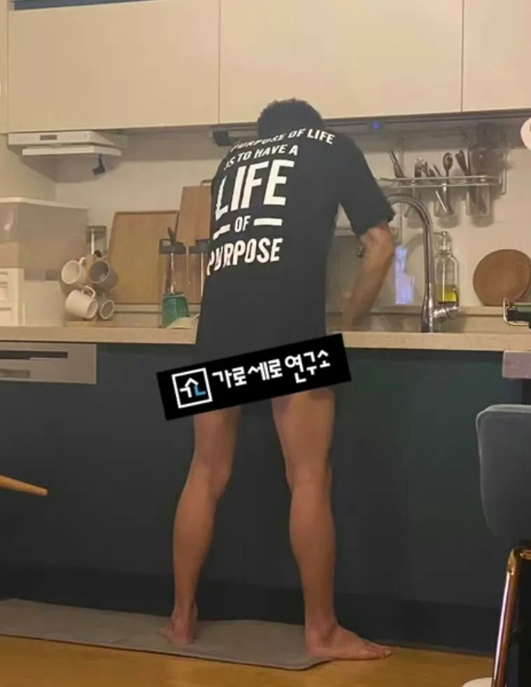 金赛纶洗碗照引争议











金赛纶ins更新的洗碗照，竟然被网友扒