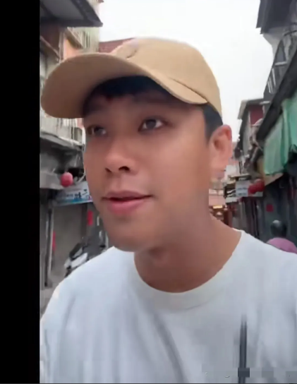 大家猜猜S妈请的中间人是谁？
葛斯齐说他知道，
就是那个给他打电话的同一人。
汪