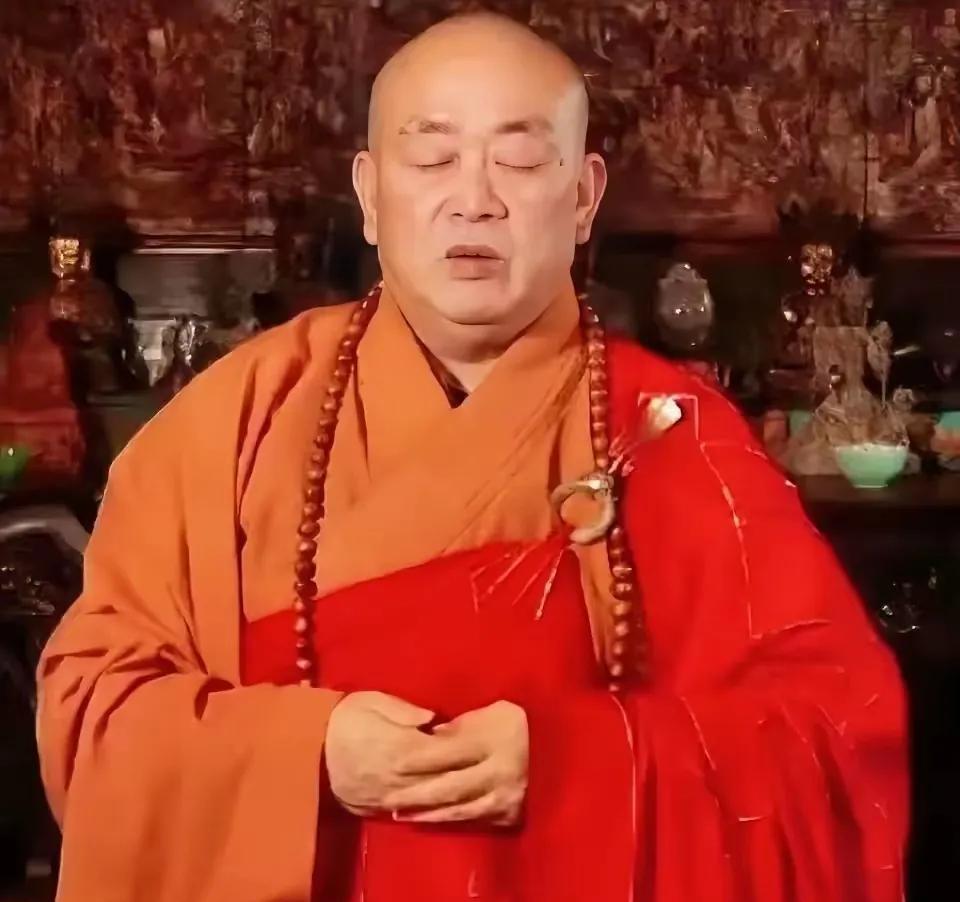 这个和尚闭着眼却从来不念经，全都是在想他的女人们！复习复习昨天的女人怎么样，预习