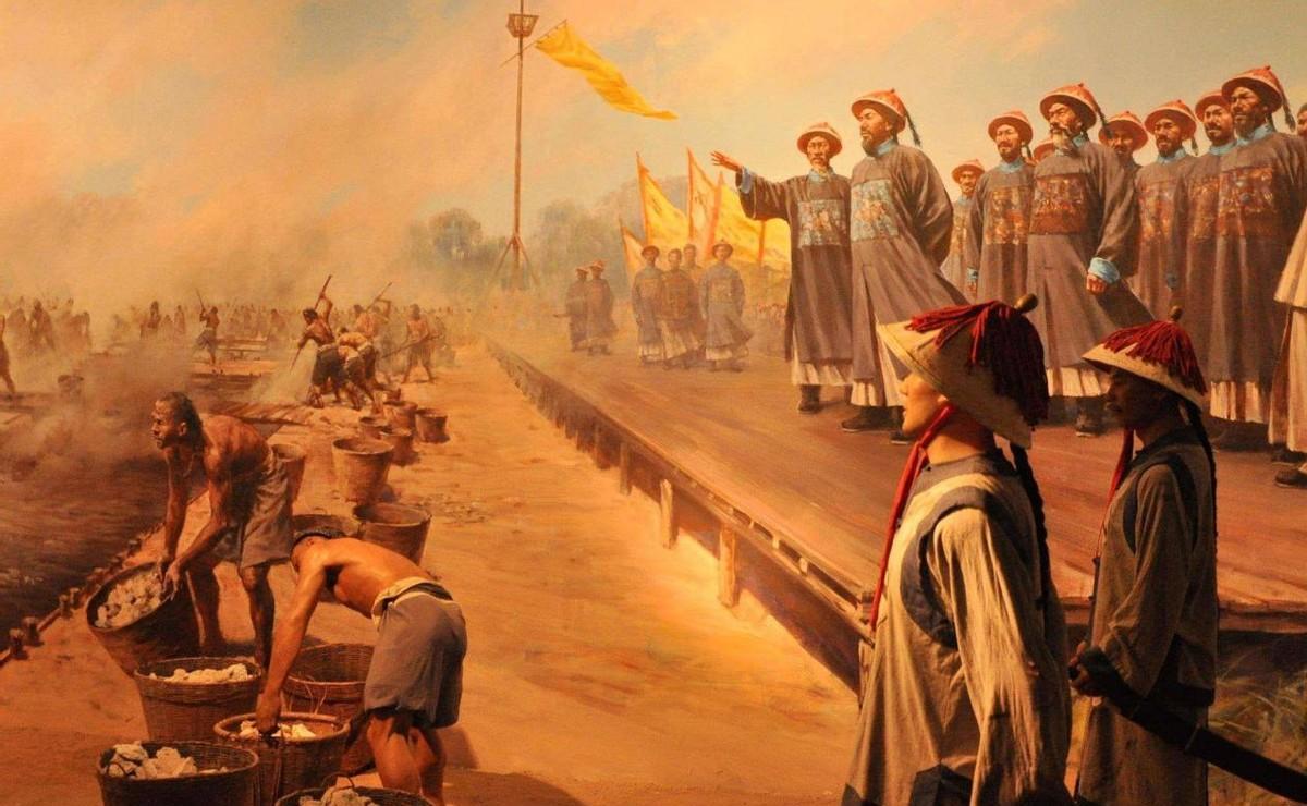 1839年，在虎门的浅滩上，林则徐将237万斤鸦片当众销毁，明明可以直接烧掉，可