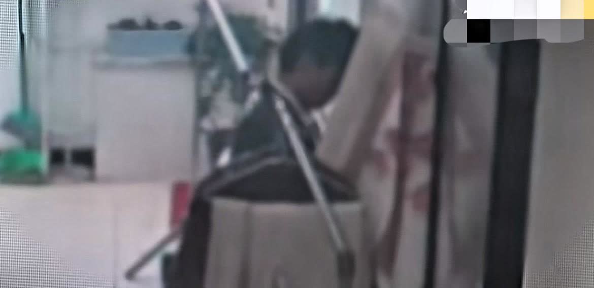 “人心难测啊！”北京，女子陪母亲去医院看病，回来突然发现放在家里的80克金首饰全