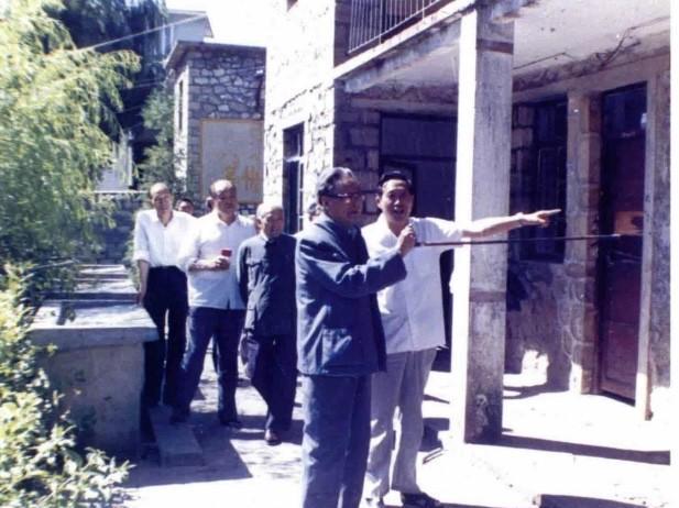 1987年，时任贵州省人大常委会副主任的耿万青重访六盘水地区革命委员会（地革委）