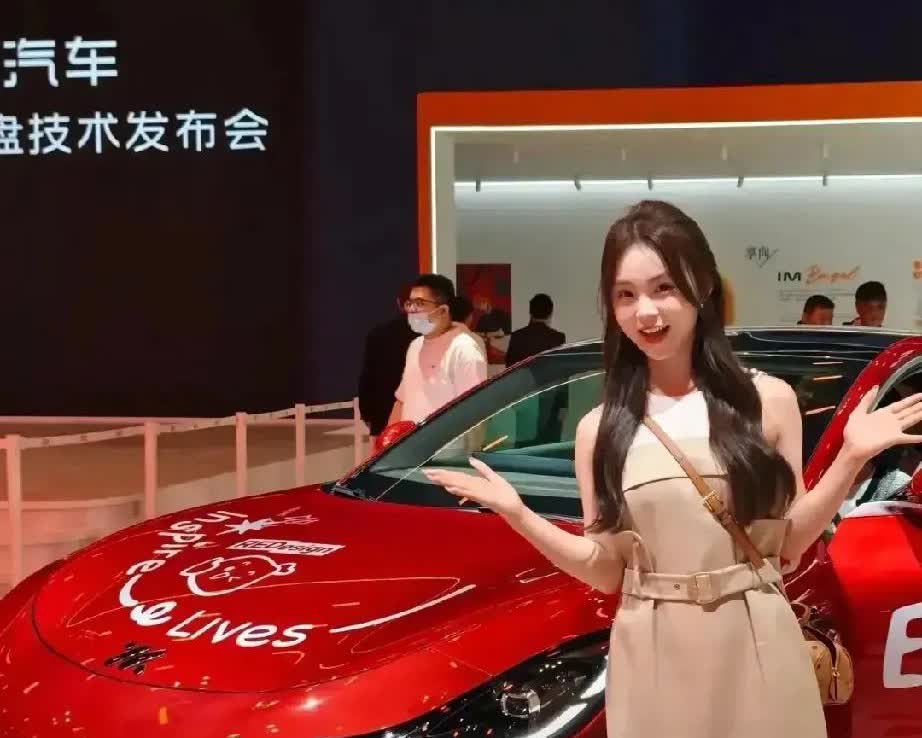听我一句劝，2025年买车不纠结：

1. 50万——买问界M9！

2