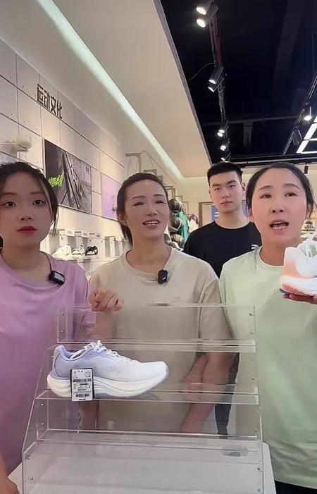 安踏这次真是押错宝了！许健华第三场直播，销售额只有170万，连第一场的零头都不到