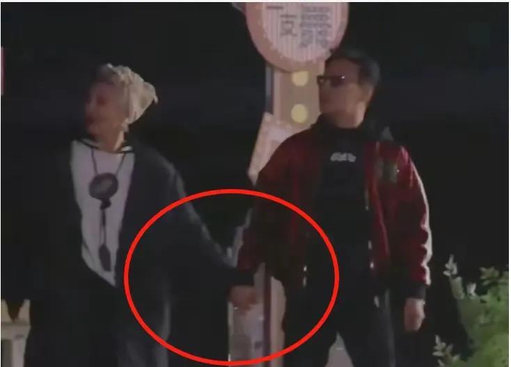 你永远都不知道，在娱乐圈里，一个男人有多大的魅力。比如这次宁静，一出场就自带气场