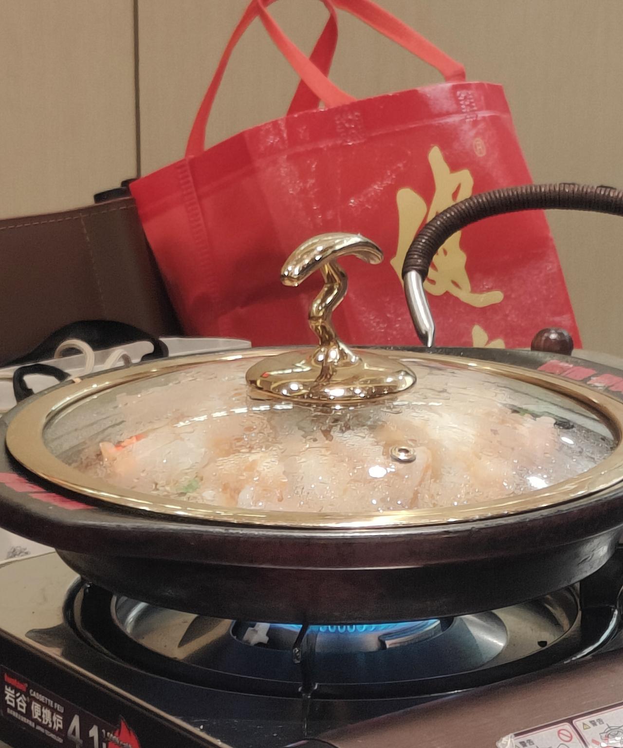 余生不长，又添一岁。无须感慨，无须表白，除了感谢家人，感谢与缘相伴的亲人朋友之外