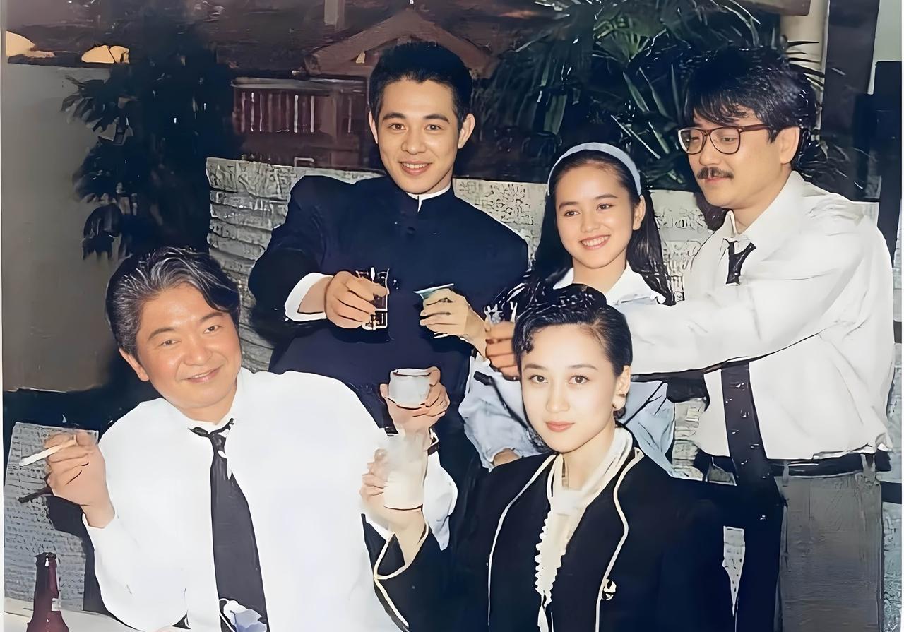 利智年轻时期，不仅长得惊艳动人，就这气场，李连杰当时都得站在后面。#李连杰# #