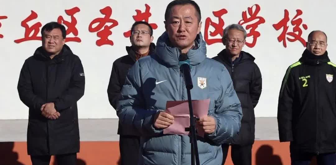 山东泰山足球队完成管理层换血，范学伟出任领队，副总经理宿茂臻，主教练韩鹏，助理教