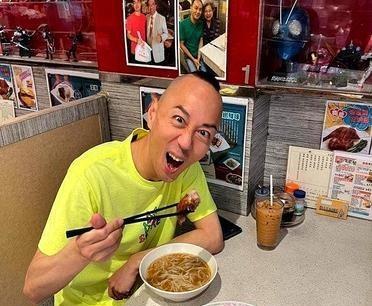 富二代竟沦落到关店？！曾经的酒楼大亨，如今竟要挥泪告别江湖？！
啥？57岁张本立