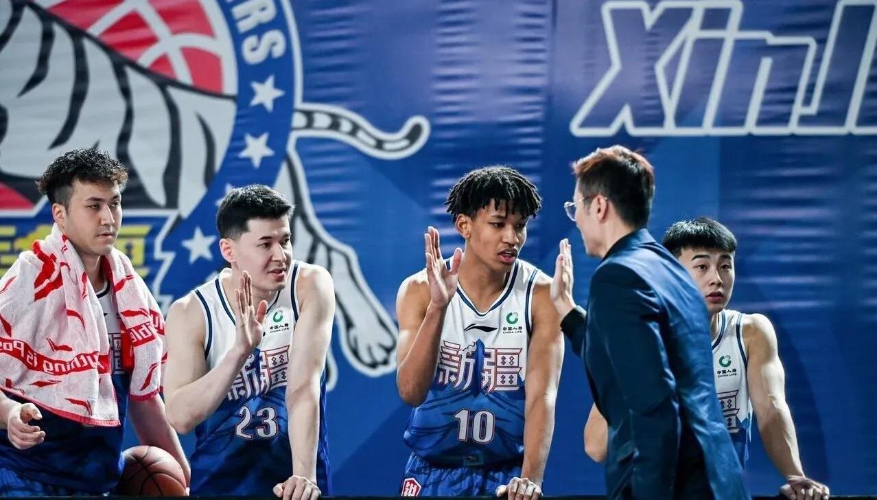 看如今的新疆男篮，需要一颗平常心！
新疆男篮又败了！28日晚客场面对仅1胜5负开