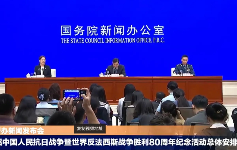 9.3阅兵，最值得期待的几款先进装备：

1、六代机。歼-36和歼-50，会同时