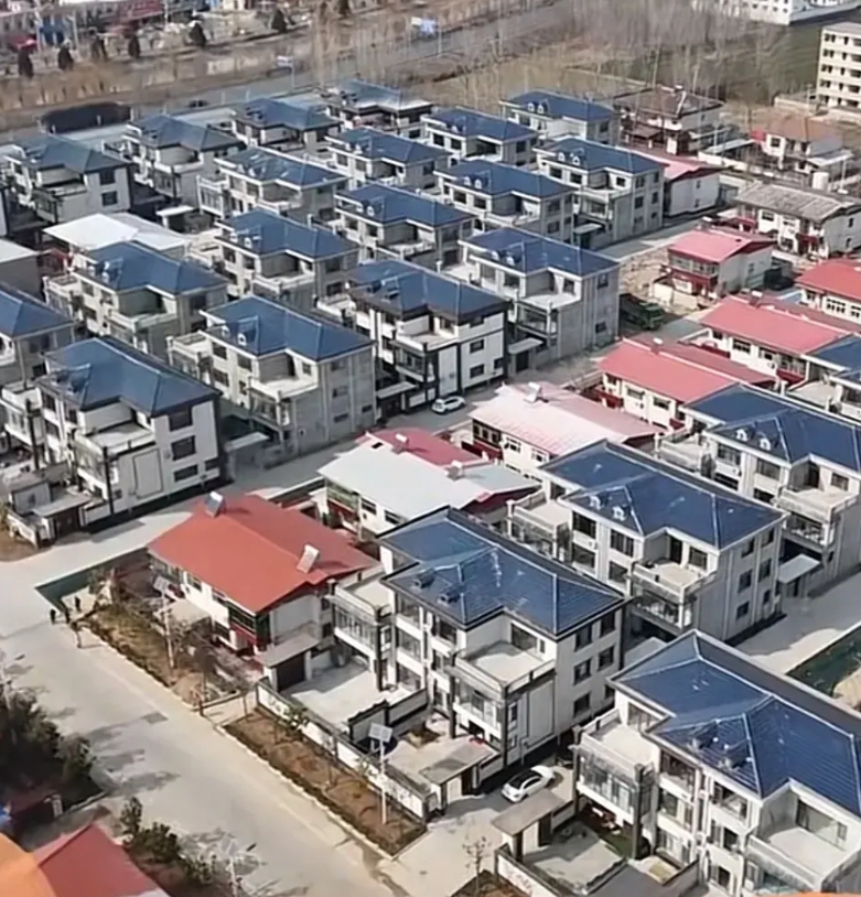 万万没想到！西辛庄的建房这么漂亮。

河南濮阳西辛庄村支书李连成说：“西辛庄的改