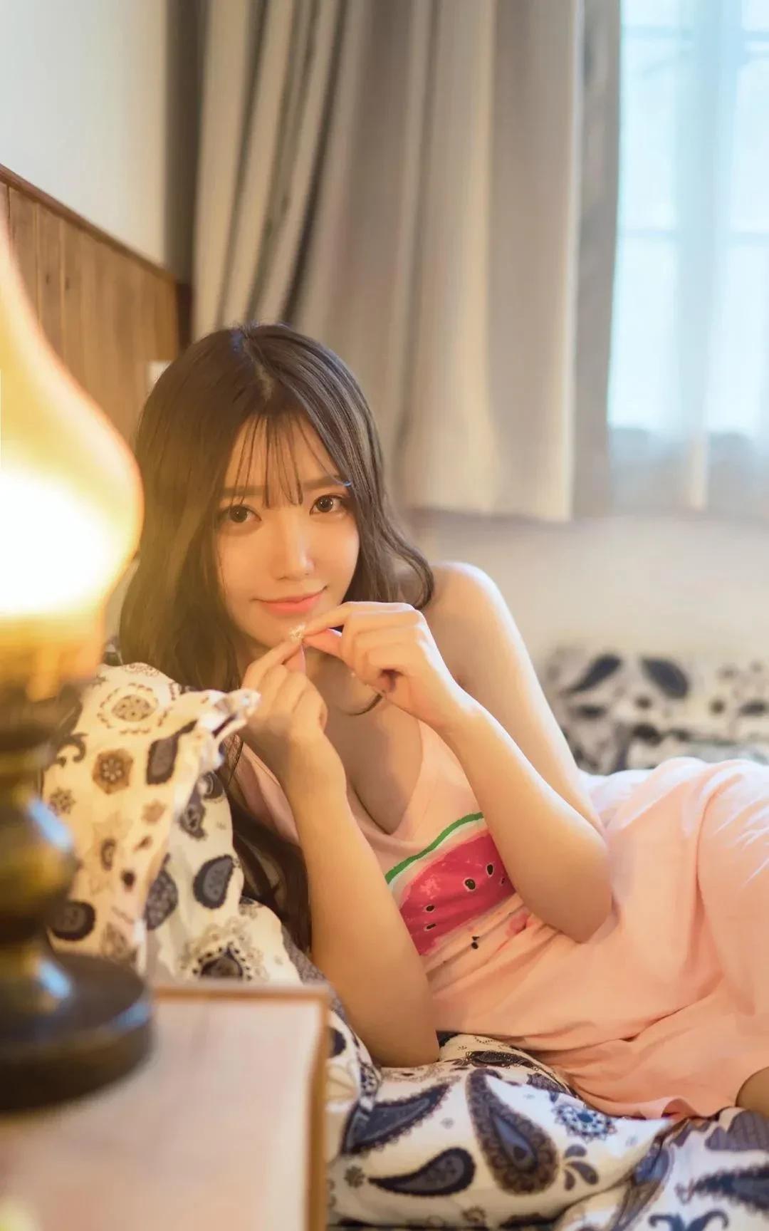   有没有发现有一种女人活得特别好？那就是会撒娇的女人。
   这种女人，往往很