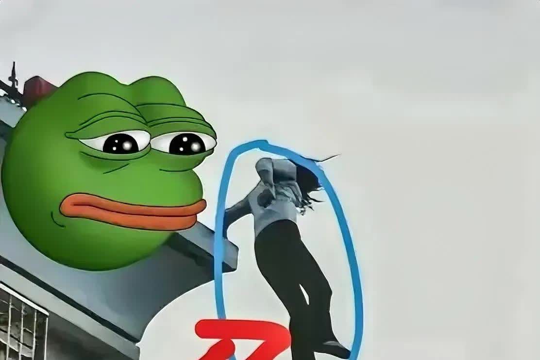 今天的南京，一抹阴云悄然笼罩，一场无法挽回的悲剧震惊全城——一名男子，在九楼之巅
