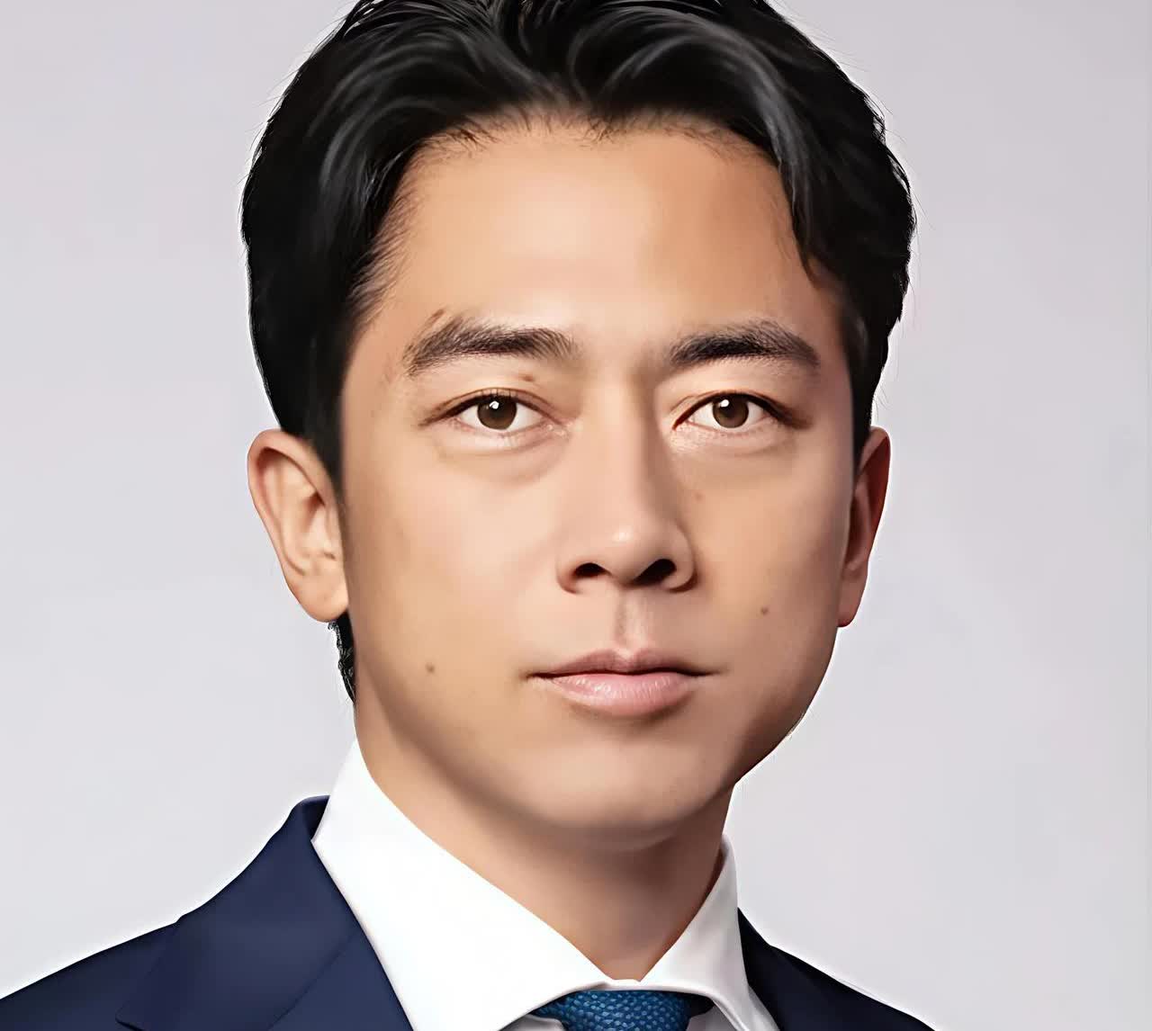 今天日本新首相选举。
这小泉进次郎是当下热门当选人。如果他当选将会成为日本最年