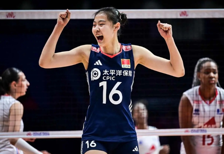 好想有个王奥芊这样的女儿。
王奥芊出生于2007年11月，现17岁，来自上海，副