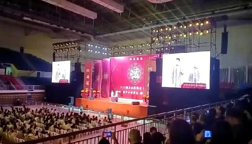 张鹤伦商演遭遇滑铁卢，是能力问题？还是其它原因？

张鹤伦郴州商演出现在了意外情