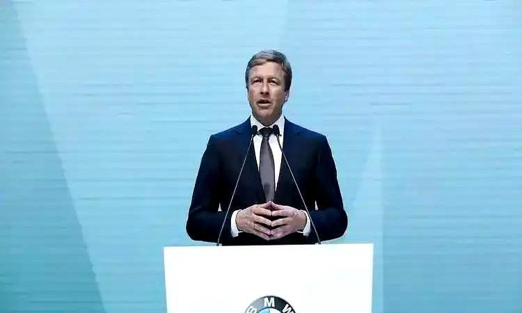 不敢相信，奔驰C降到了17万，宝马5系不到30万！
这才短短几年，中国汽车市场就
