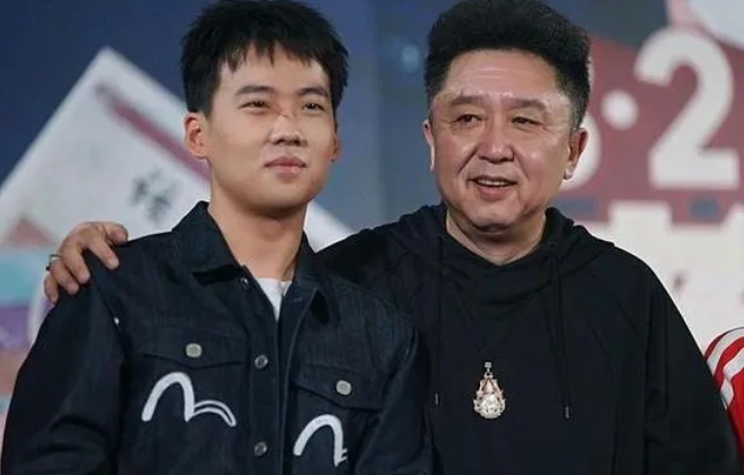 我还真不知道，“云鹤九霄”是郭德纲徒弟们的科名，类似梨园行富连成科班的“喜连富盛