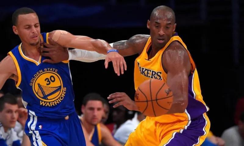 Hoops：“库里与科比是NBA历史上仅有的两位，在没有75大巨星队友的情况下多