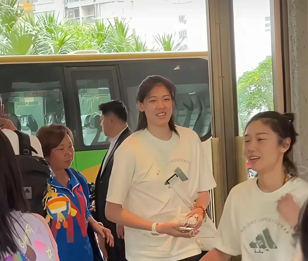 李盈莹果然随队去了香港
     今天早上本人发文说李盈莹肯定会去香港，并说明了