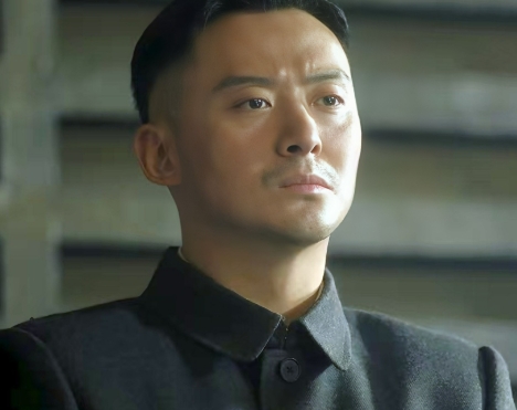 《潜渊》：陈更生败得一点都不冤枉，他至少犯了两个错误！

1.如果梁朔真是军统安