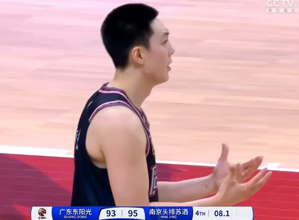 杜峰曾经在更衣室咆哮球员：“永远不要培养起对手的信心和手感！”，但杜峰你自己做到