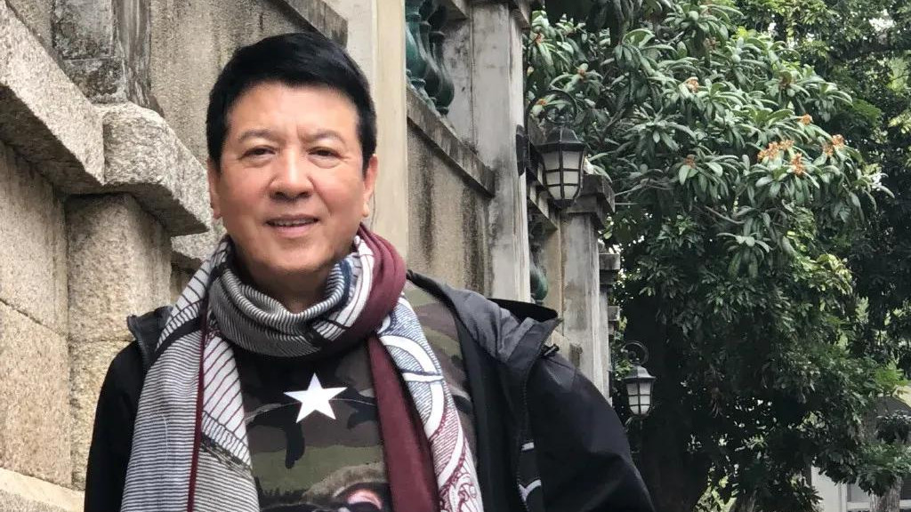 关少曾：演艺世家传承者，演技精湛受赞誉‌