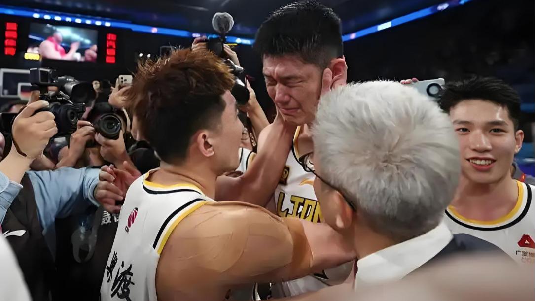 从“未来可期”到“此刻加冕”，广厦三少终圆冠军梦