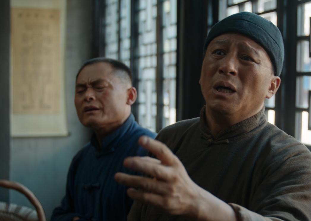 万物生里看到一个很熟悉的演员，但是想不起他演过什么了。
大家能认出这位演员叫什么