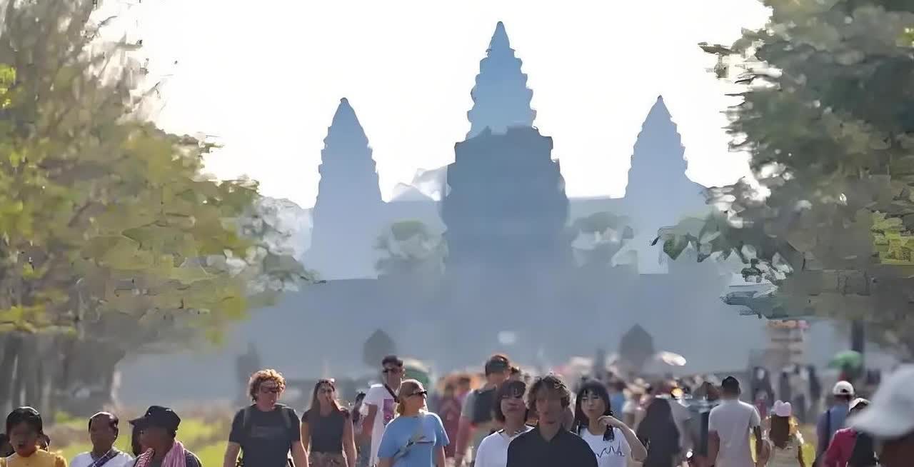 泰国其实是个非常友好的国家，不好战，这次挑大事件，是一石三鸟的策略。

第一