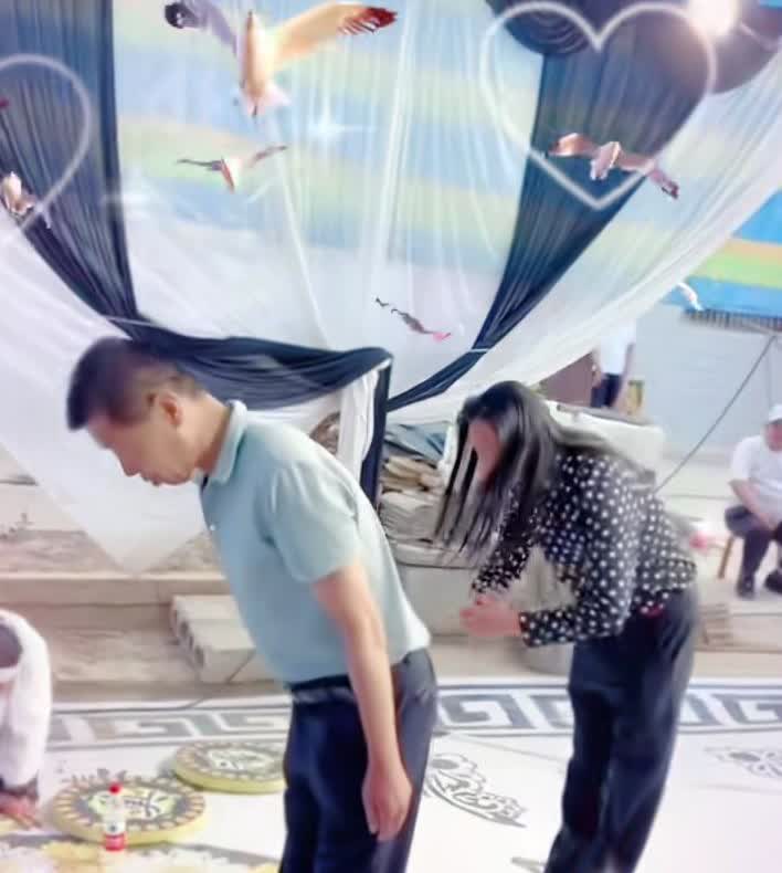 咸阳顶级歌手寇少华老师出席陕西省著名歌手王渊老师的葬礼现场，寇少华老师表示王渊老