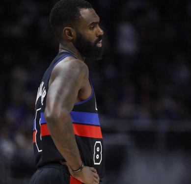 小哈达威季后赛灾难表现 三分8中0一分未得