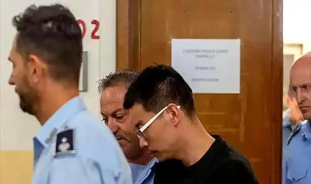 徐泽伟被抓，警惕西方强盗行径











这事儿太让人震惊了！徐泽伟在