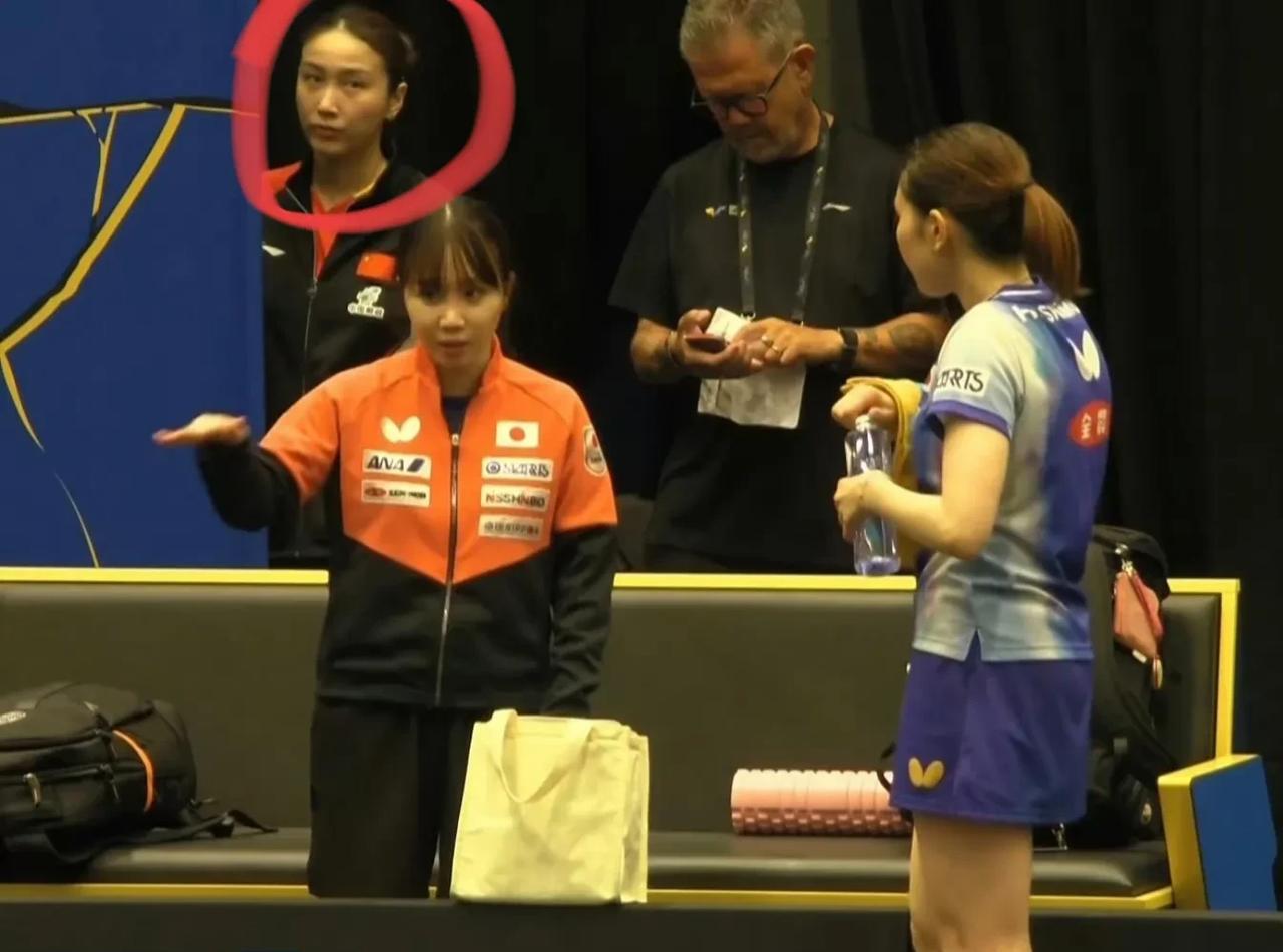 莫名其妙，钱天一怎么会出现在桥本比赛的画面里。
奇了怪了，难道老钱是偷偷的探听虚