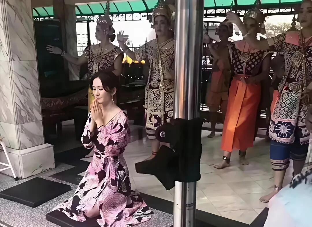 原来明星们也跟普通人一样，心里面有自己的梦想和愿望，不知道她所梦想的是什么呢？其