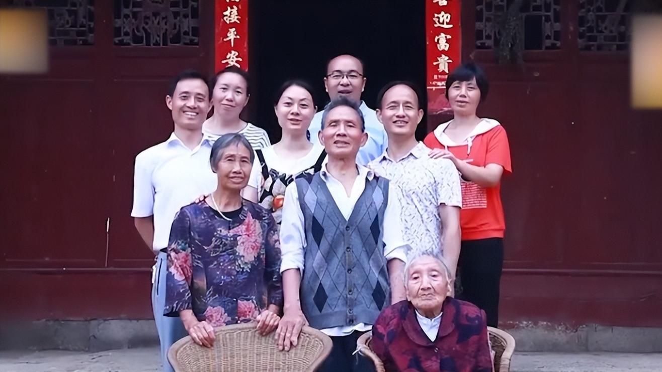 贵州103岁老奶奶，新婚3个月丈夫参军，守寡80余年等他回家