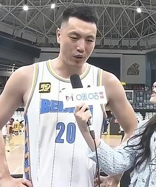 北京男篮球员翟晓川谈球队全运会小组赛首战不敌天津，他表示：天津队的中锋时德帅很能