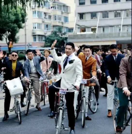 又穷又爱装！“上海萨普”就是些没钱又想拥有上海精致生活的普通人，这种病竟然还是老