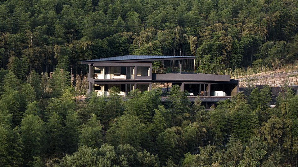 艺加设计│酒店设计│林中酒店：竹林里的黑房子